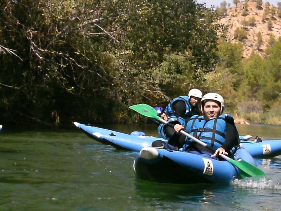 Canoa Raft con amigos